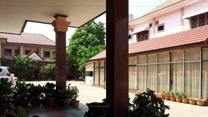 Mặt tiền nơi lưu trú