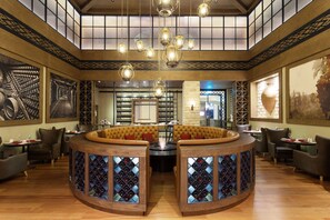 2 间酒吧/酒廊、葡萄酒酒吧