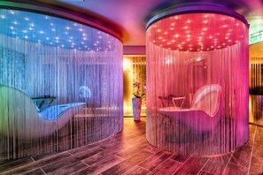 Couples treatment room(s), sauna, steam room