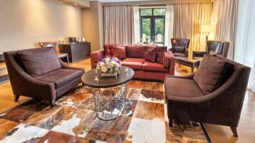 Junior-Suite, 1 King-Bett, Flussblick