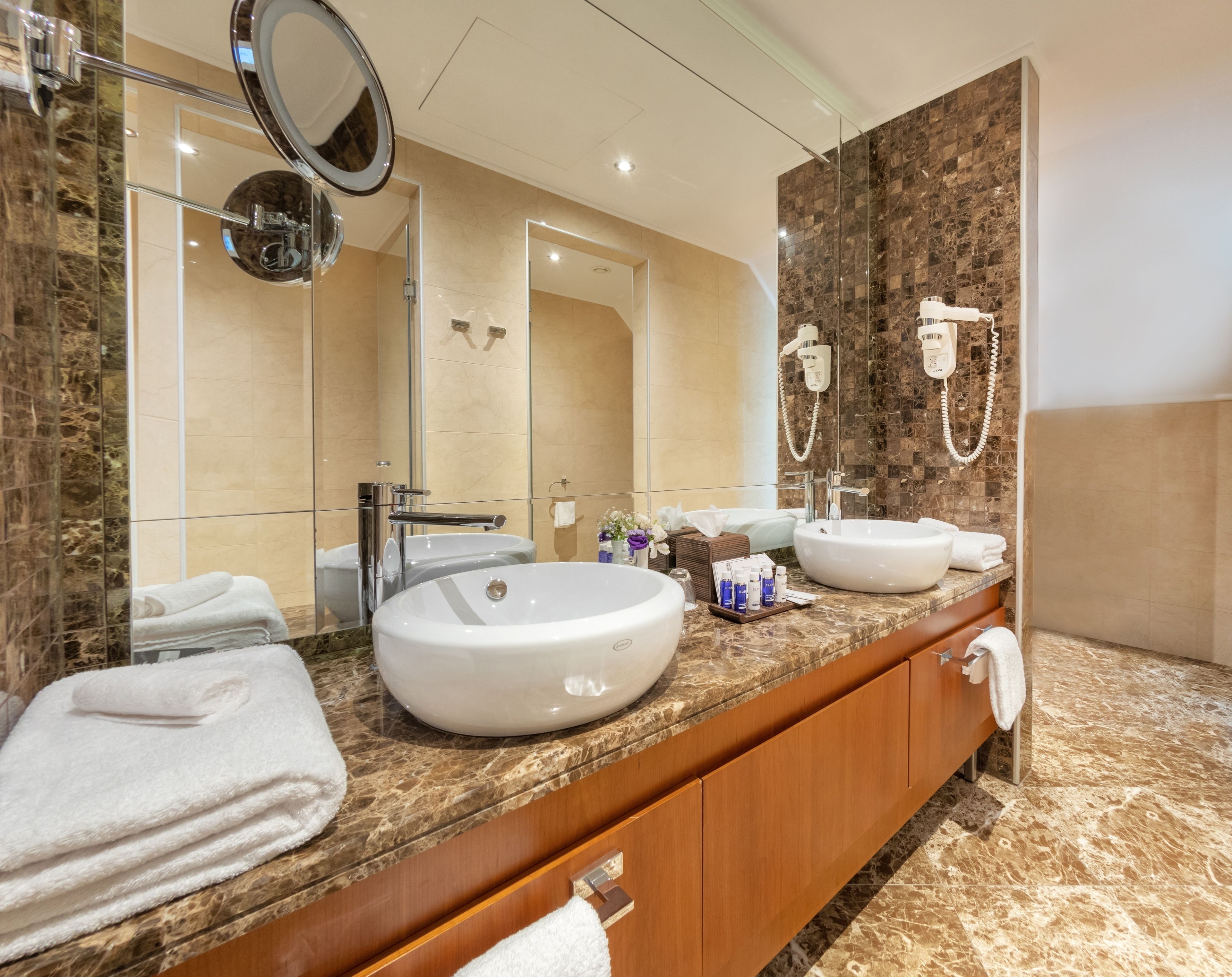 suite, 1 bedroom | bathroom | designer toiletries, hair dryer, bathrobes, slippers