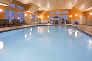 Indoor pool - Grandstay Hotel And Suites Morris (Morris)