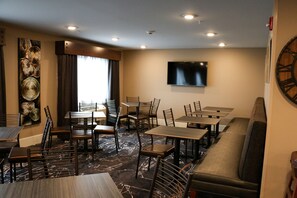 Free daily buffet breakfast - Grandstay Hotel And Suites Morris (Morris)