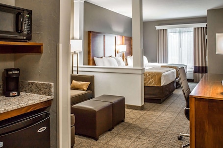Premium bedding, in-room safe, desk, laptop workspace. Comfort Suites Hartville - North Canton