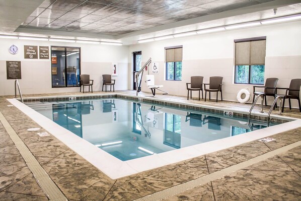 Indoor pool - Comfort Suites Hartville - North Canton (Hartville)