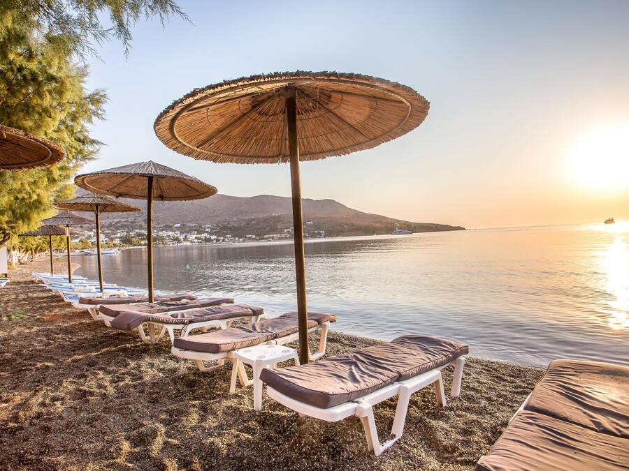 Beach nearby, sun-loungers, beach umbrellas, beach bar