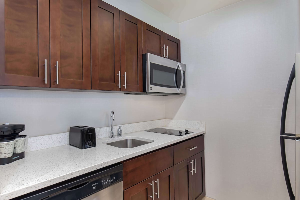 fridge, microwave, dishwasher, coffee/tea maker