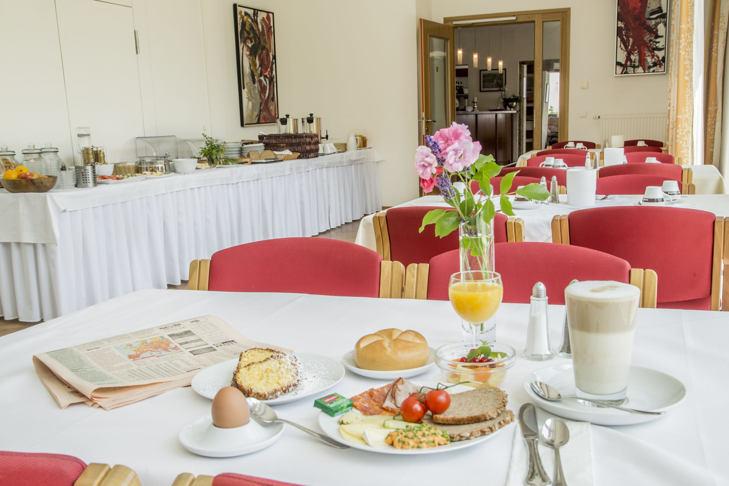 free daily buffet breakfast