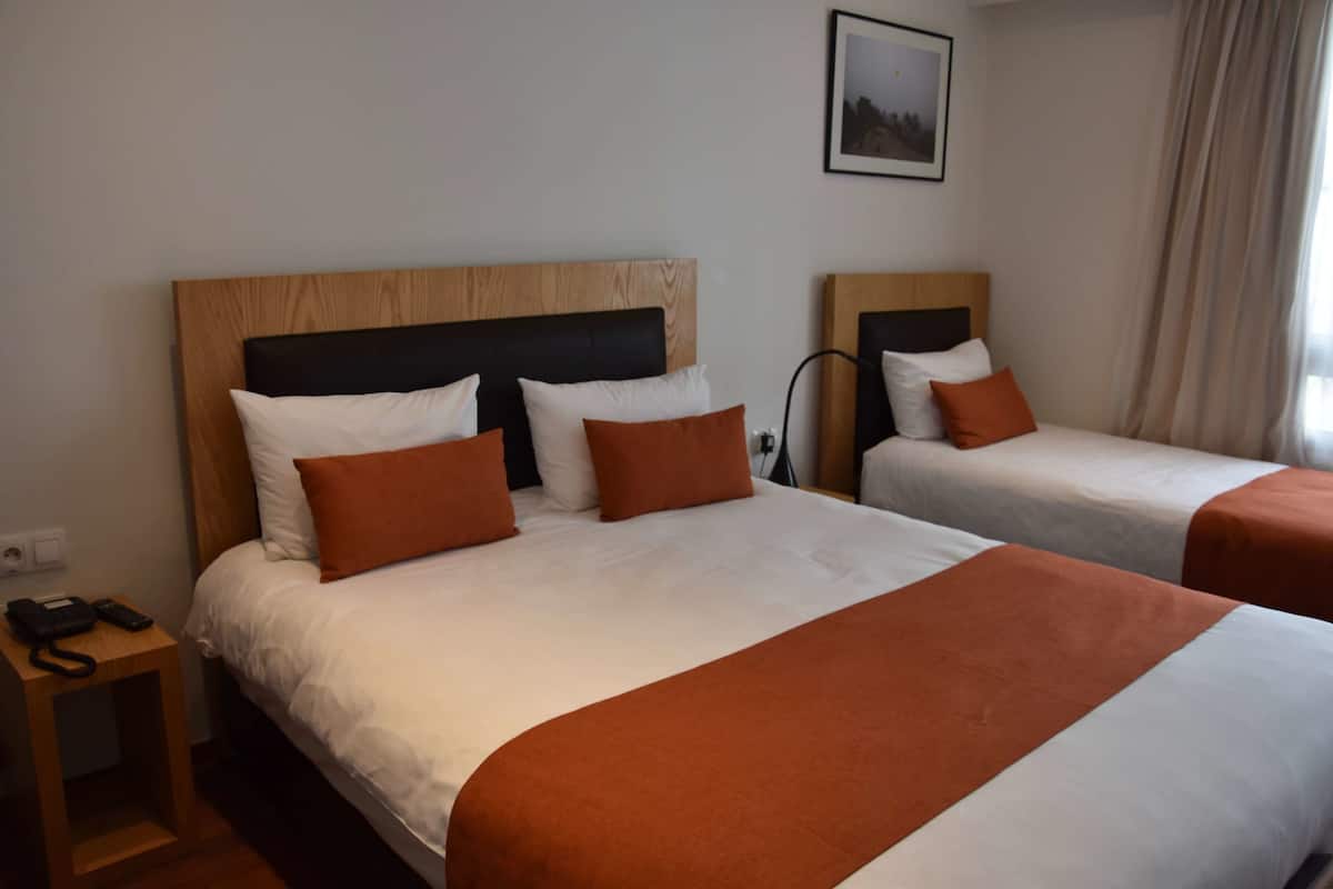 1 habitación, minibar, caja de seguridad en la habitación y escritorio