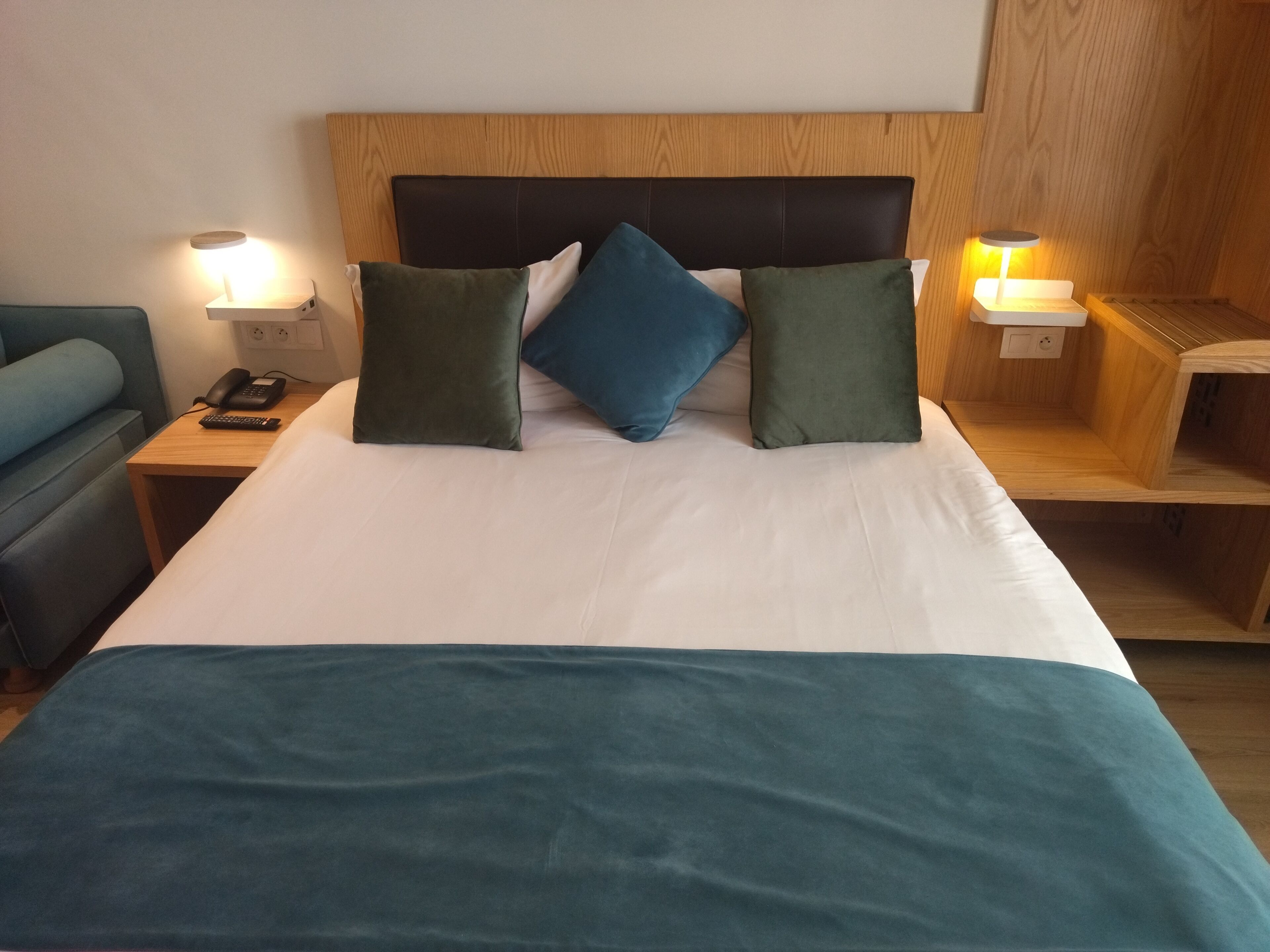 family business room | 1 bedroom, minibar, in-room safe, desk