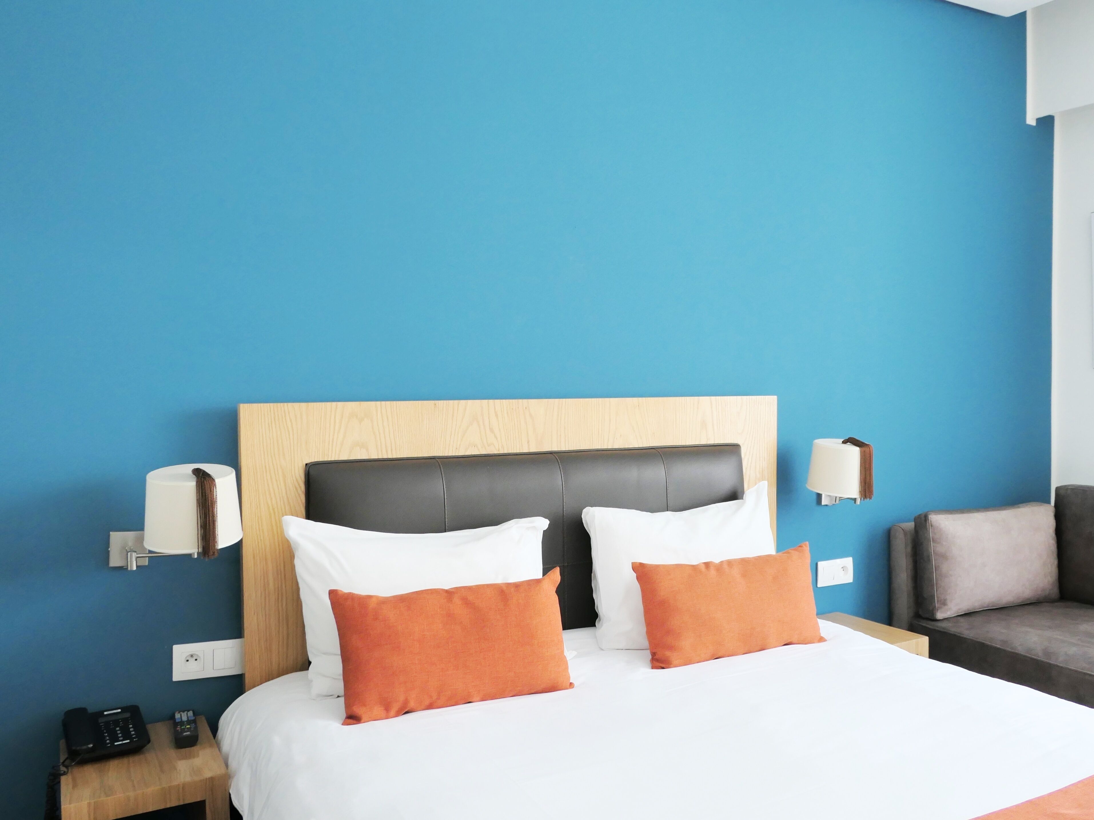 standard triple room | 1 bedroom, minibar, in-room safe, desk