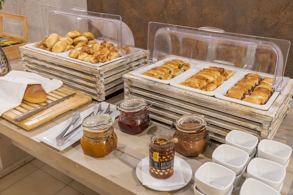Petit déjeuner buffet