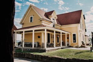Exterior - Magnetic Hill Winery (Moncton)