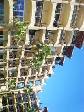 Exterior - Beachfront Las Olas 2bdr Condo (San José del Cabo)