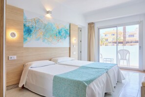 Chambre Double Supérieure, balcon | Draps fournis
