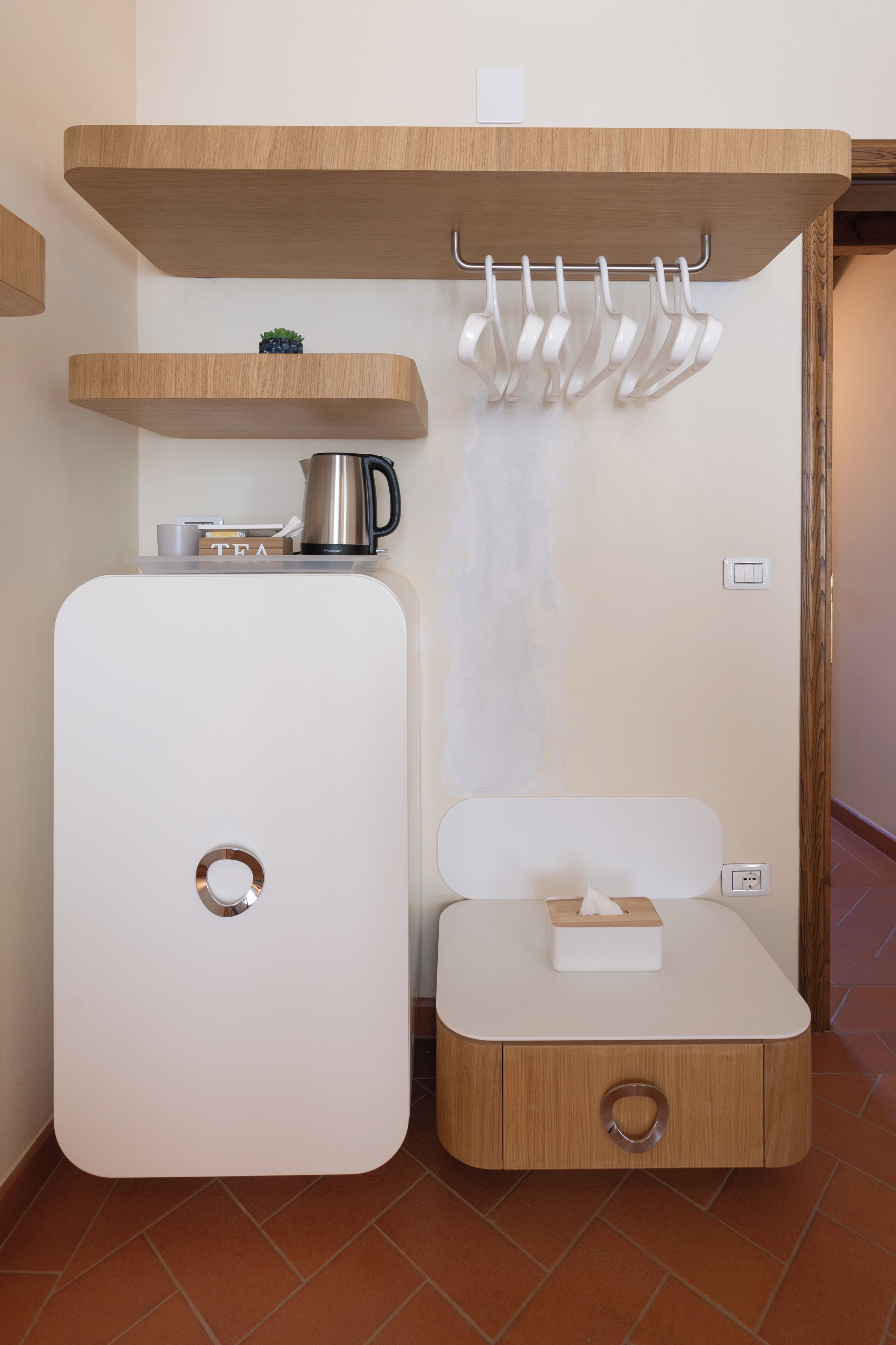 Habitación doble de diseñador | Minibar, caja de seguridad en la habitación y escritorio 