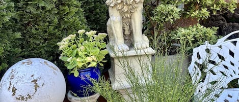 Signature Suite, 1 King Bed | Terrace/patio