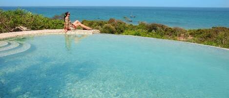 Outdoor pool, sun loungers