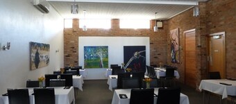 William Macintosh Motor Lodge