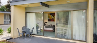 William Macintosh Motor Lodge