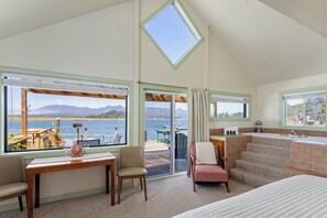 7. Honeymoon Suite (No Pets) Jetted Tub | Premium bedding, individually decorated, individually furnished