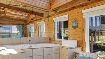 Room, Bay View | Jetted tub