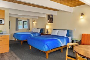 Double Room, 2 Queen Beds - Wheeler on the Bay Lodge & Marina (Wheeler)