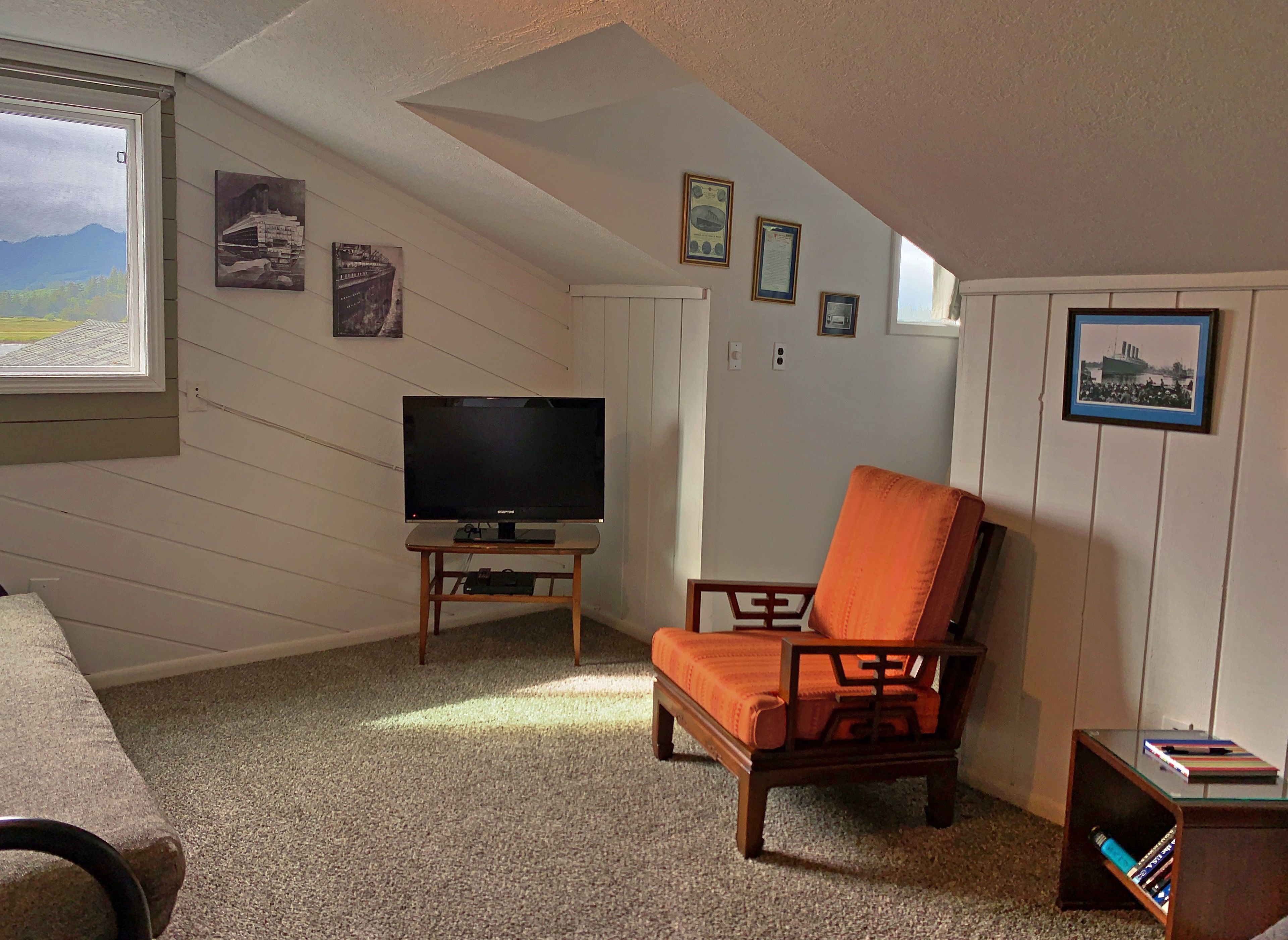 c12. captain's quarters (no pets) | 1 bedroom, premium bedding, individually decorated