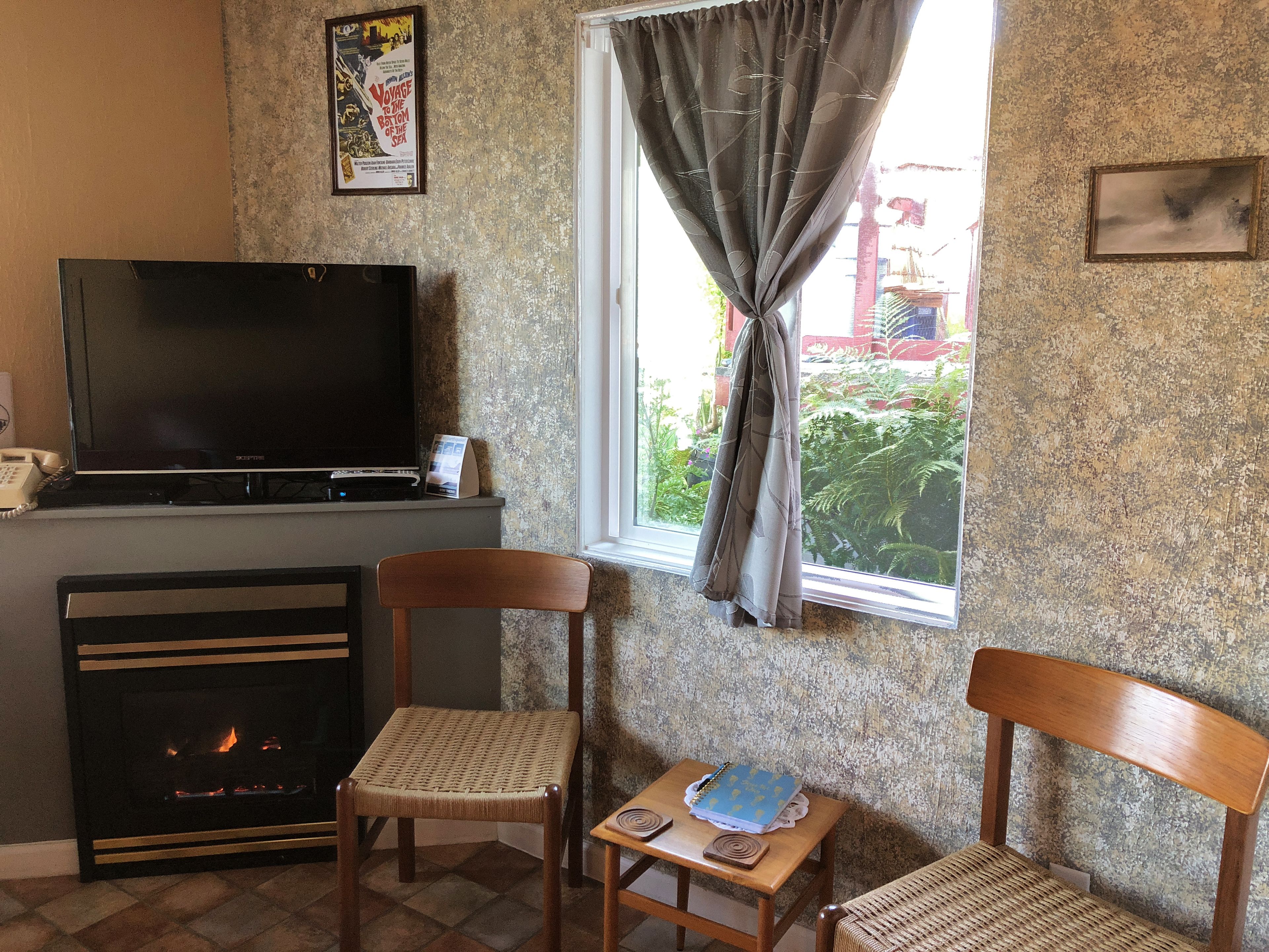 b11. suite sea (no pets) | living area