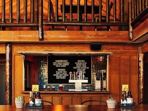 Bar (on property) - Red Roof Inn PLUS+ Williams - Grand Canyon (Williams)