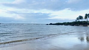 Beach nearby, white sand - Pousada Timbalada (Cairu)