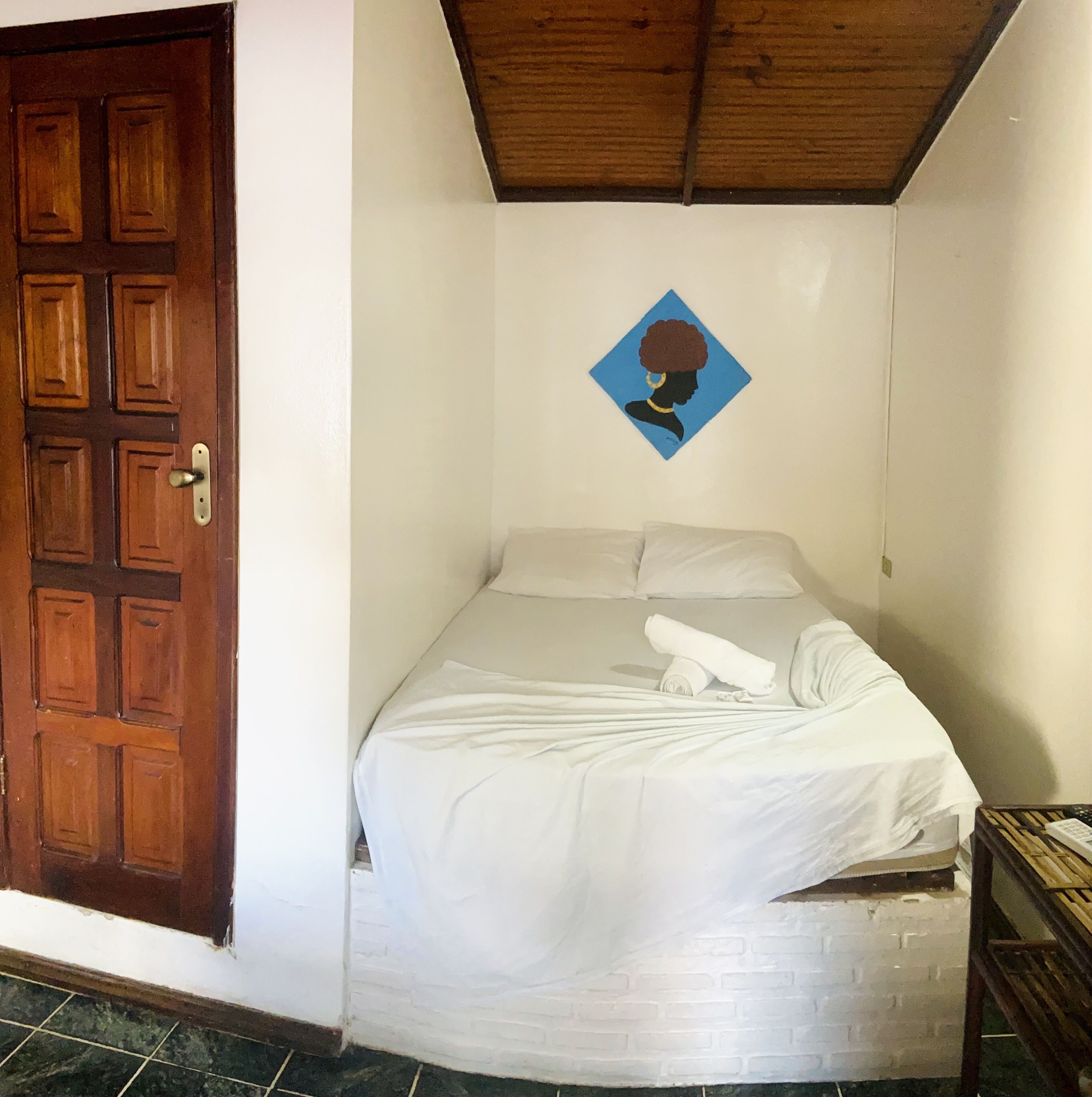 Iron/ironing board, free WiFi, bed sheets