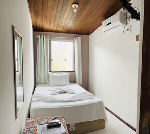 标准双人房 | 熨斗/熨板、免费 WiFi、床单