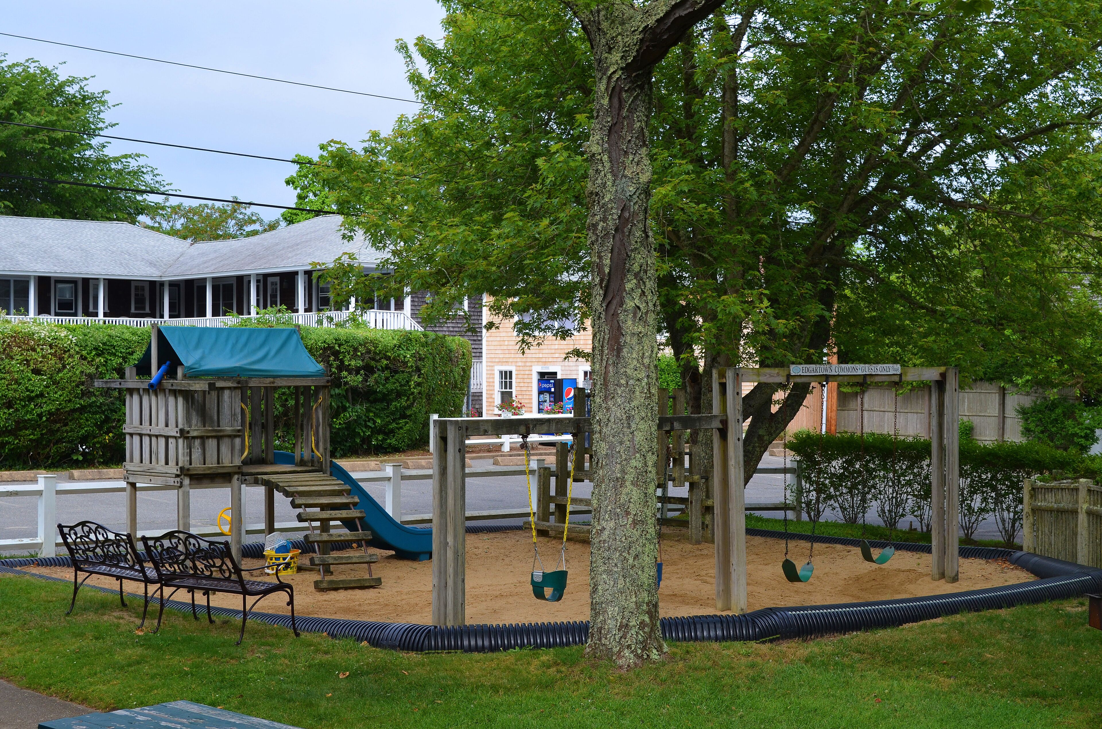 children’s play area – outdoor