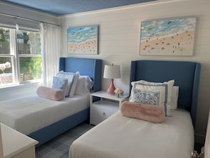 House, 2 Bedrooms, Non Smoking, Patio | 1 bedroom, individually decorated, individually furnished