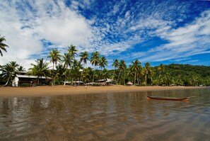 PĂ„ stranden och snorkling