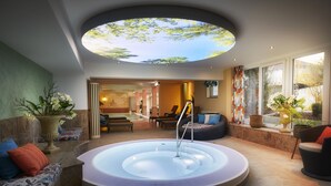 Indoor spa tub - Göbel's Quellenhof (Bad Wildungen)