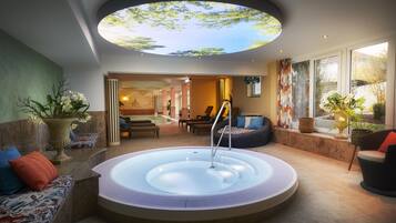 Indoor spa tub