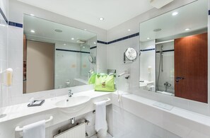 Produtos de toalete grátis, secador de cabelo (mediante solicitação)