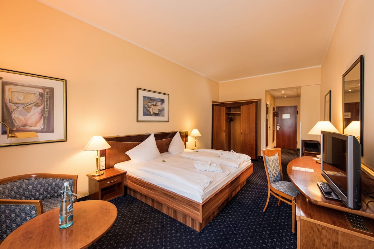 Comfort tweepersoonskamer | Een kluis op de kamer, gratis babybedden, gratis wifi