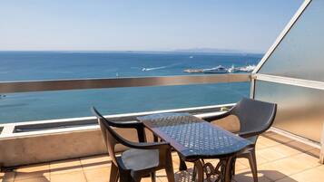 Quarto casal standard, vista para o mar | Terraço/pátio