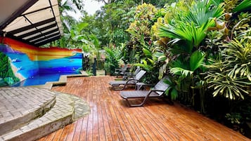 Outdoor pool, sun loungers