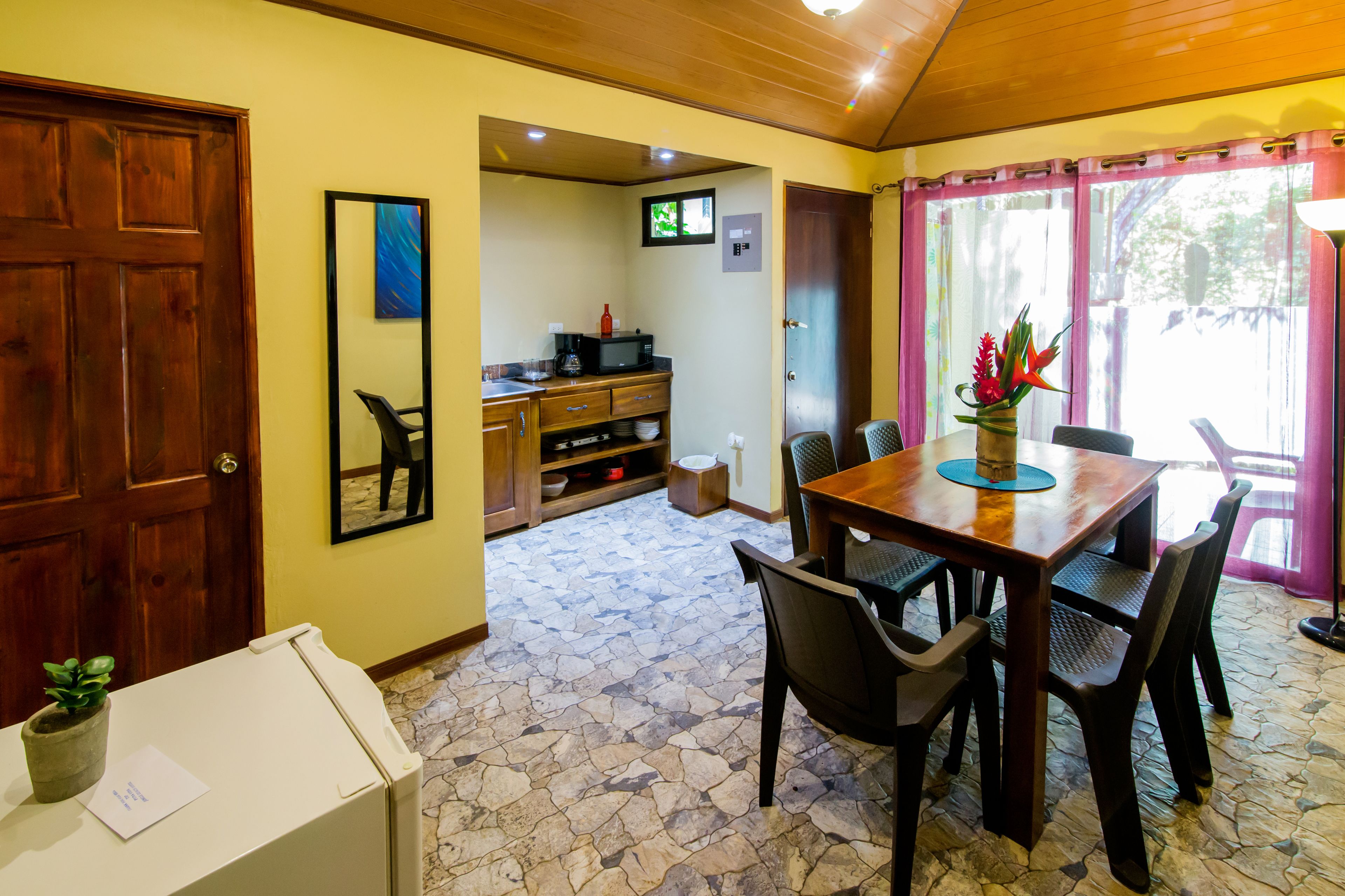 villa | living room | 40-inch smart tv with cable channels