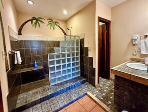 Suite | Bathroom - Jungle Beach Hotel Manuel Antonio (Quepos)