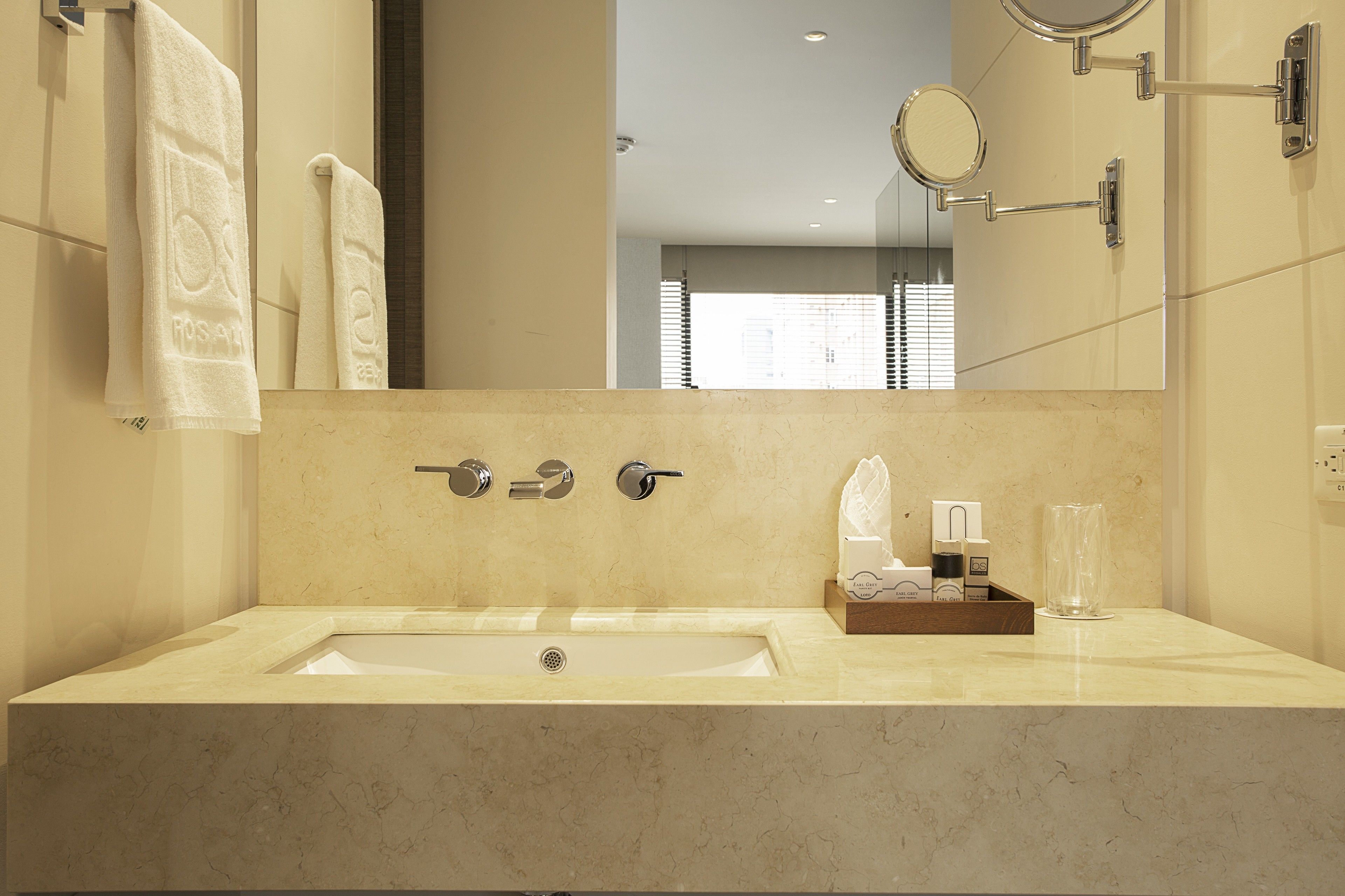 apartment, 1 queen bed | bathroom | shower, hair dryer, towels