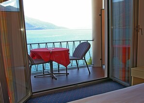 Panoramic Triple Room, Balcony, Lake View | Balcony