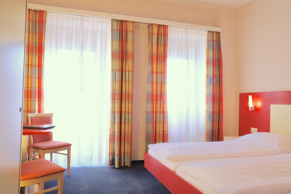 Hotel Arancio - Risorante da capo by null