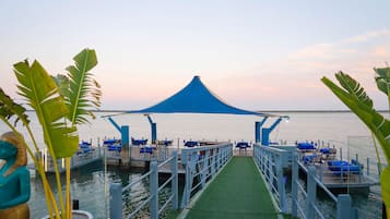 Breakfast, lunch, dinner served; international cuisine, pool views