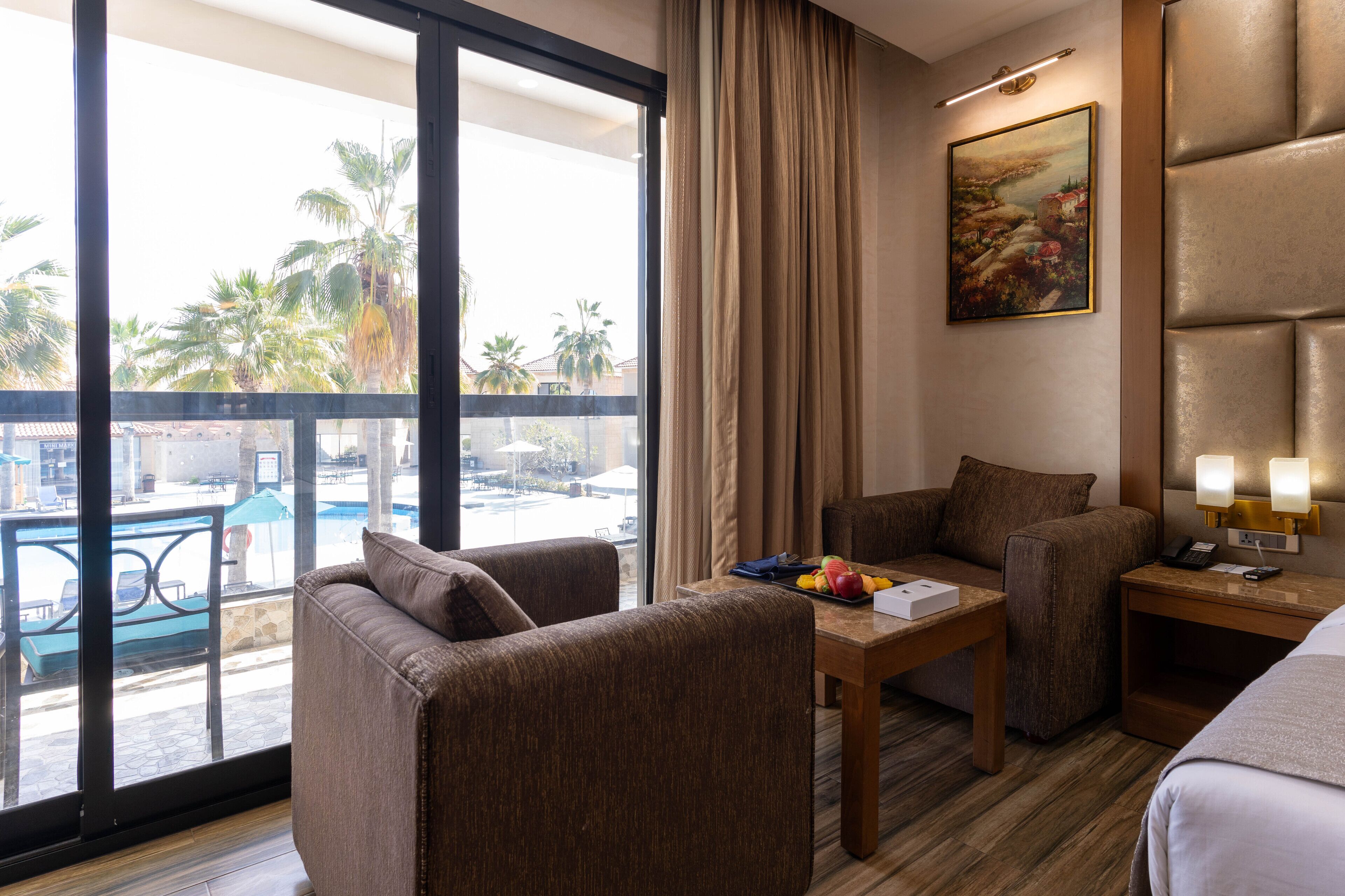 Deluxe Room, Pool View | Peti besi dalam bilik, langsir/tirai gelap terus, kalis bunyi 