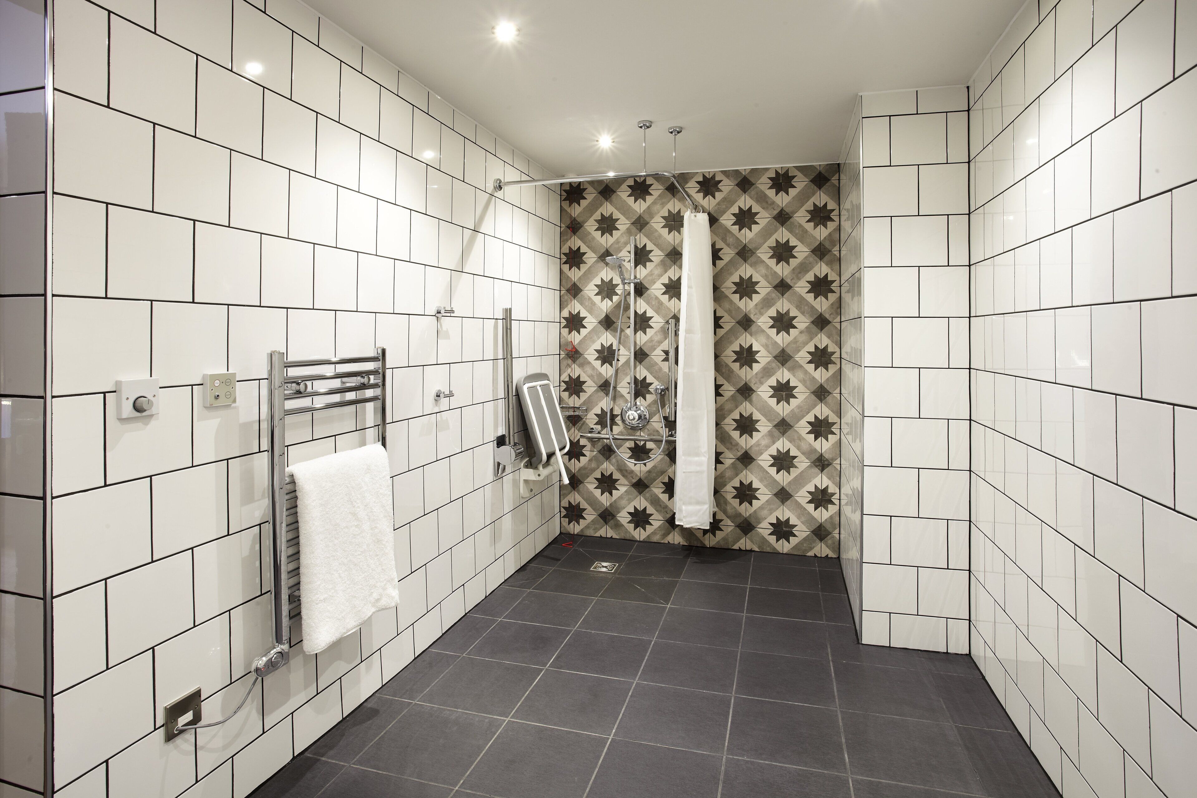 Lakens van Egyptisch katoen, luxe beddengoed, een kluis op de kamer